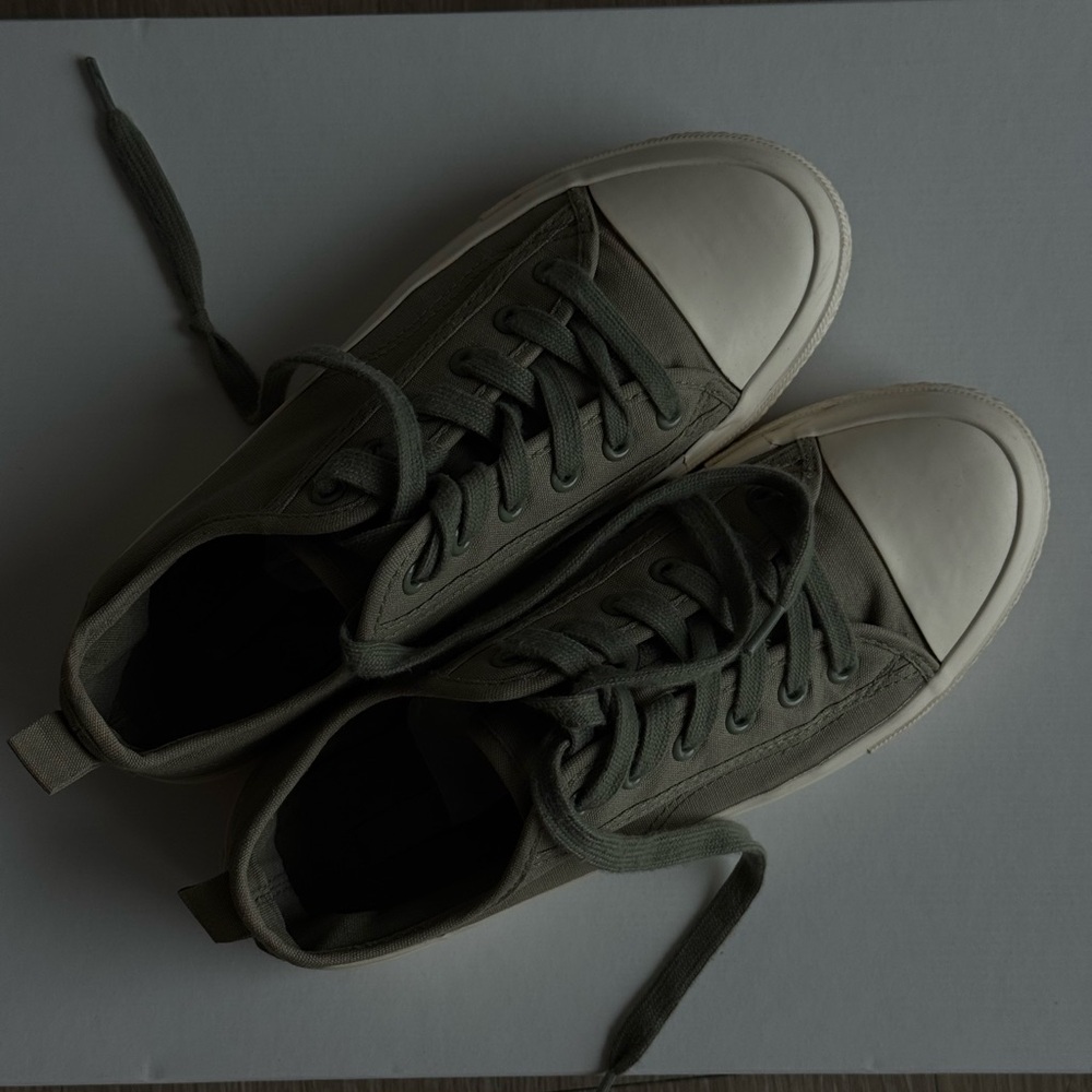 NA-KD low top sneakers